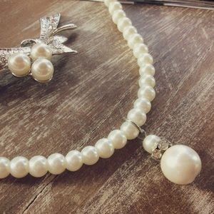 🕊 Pearl Necklace w Pendant w Faux Pearl Brooch 🕊